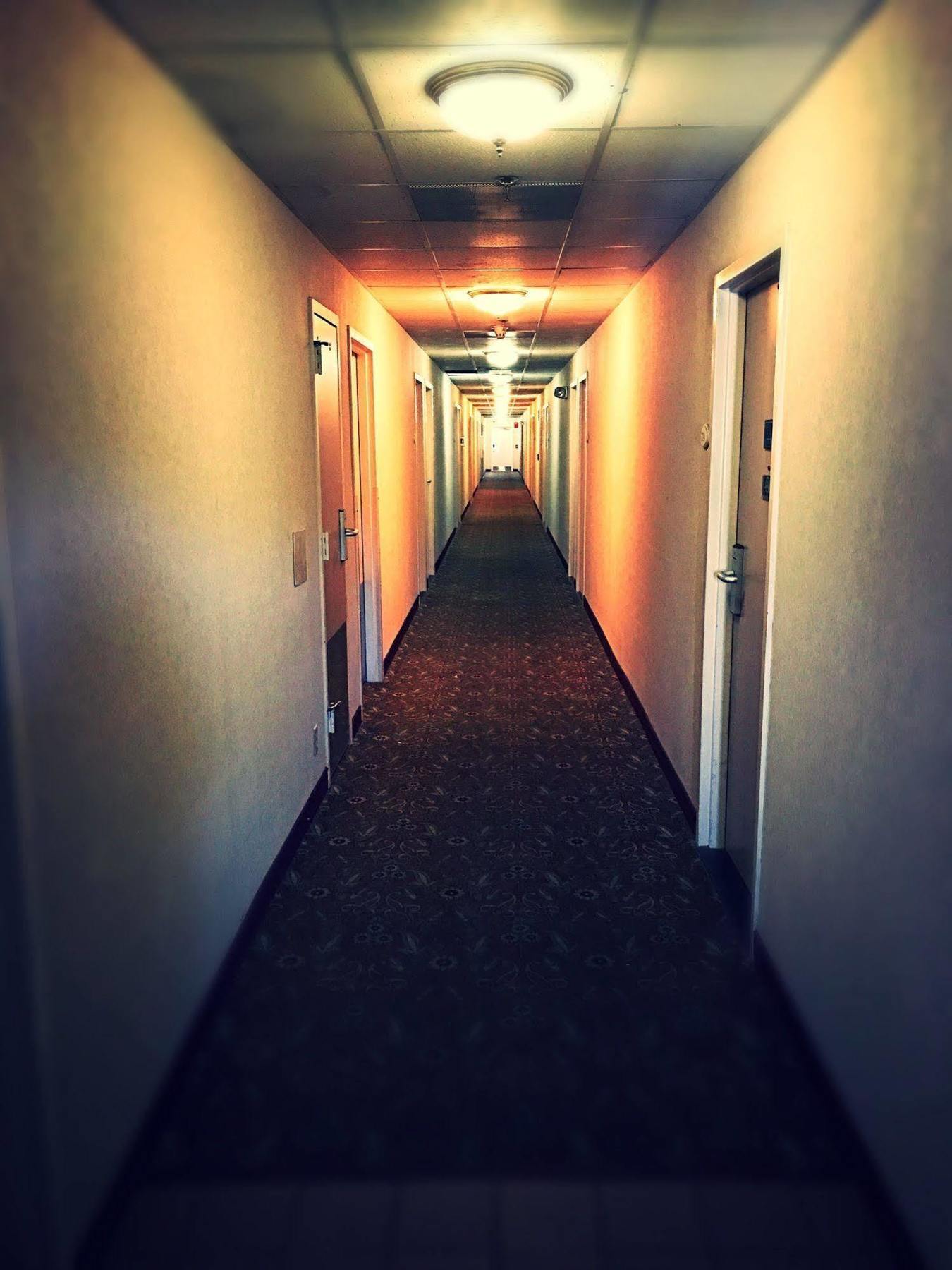 Super 8 By Wyndham Madison East Hotel Екстериор снимка